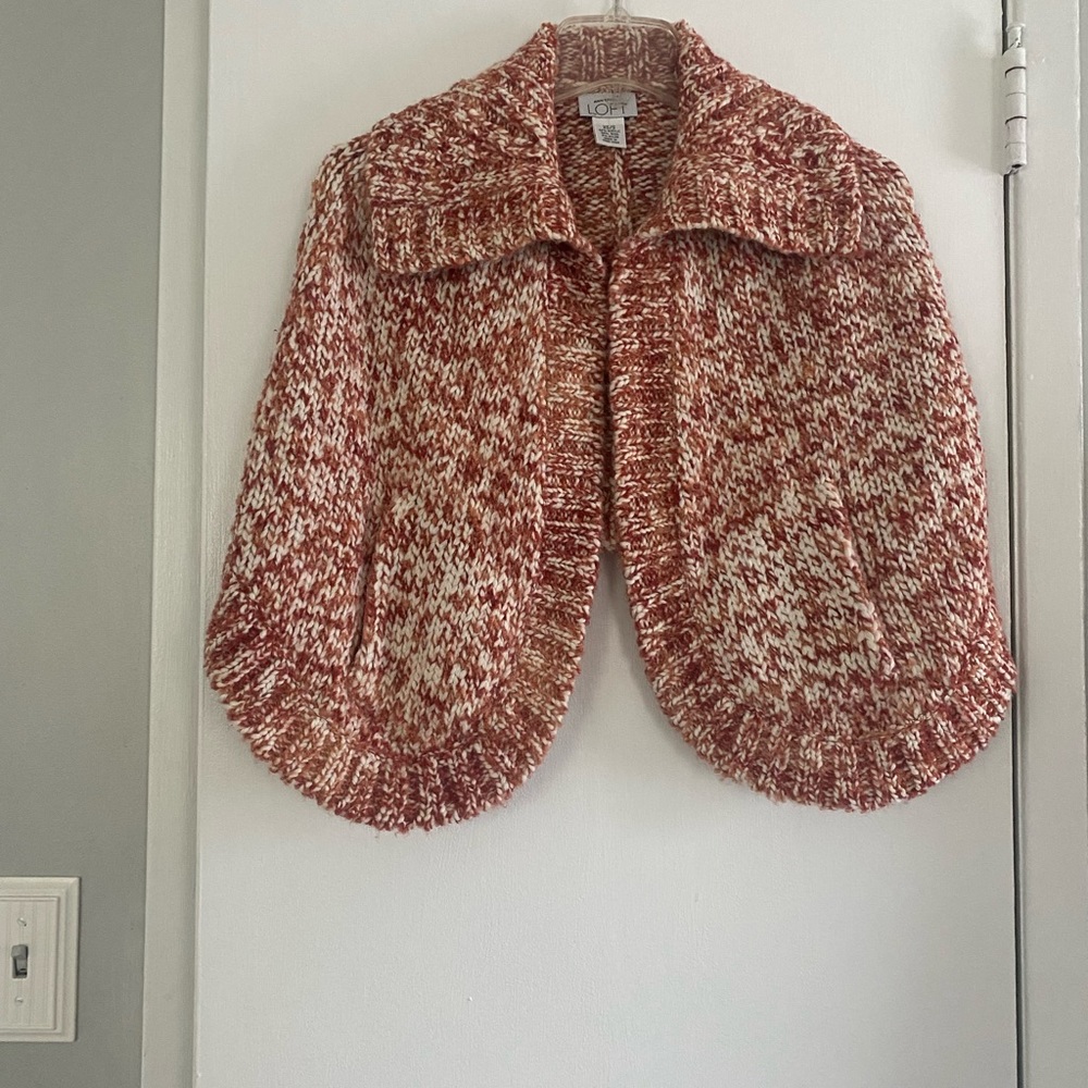 Chunky knit capelet. Size xs/s. Rust and cream. Excellent condition